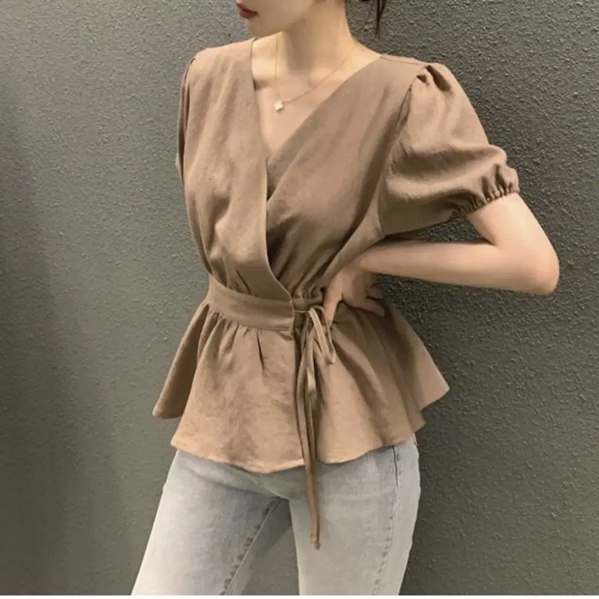 Guest Look Blouse (Recommended for a date look)