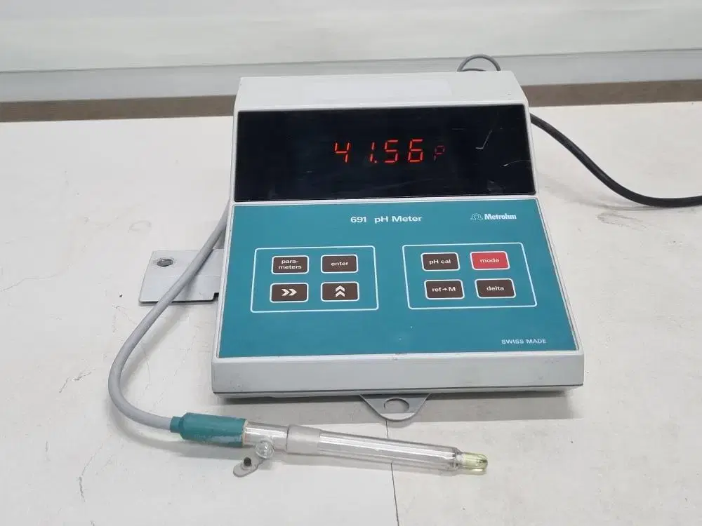 Metrohm 691 ph Meter 본체.