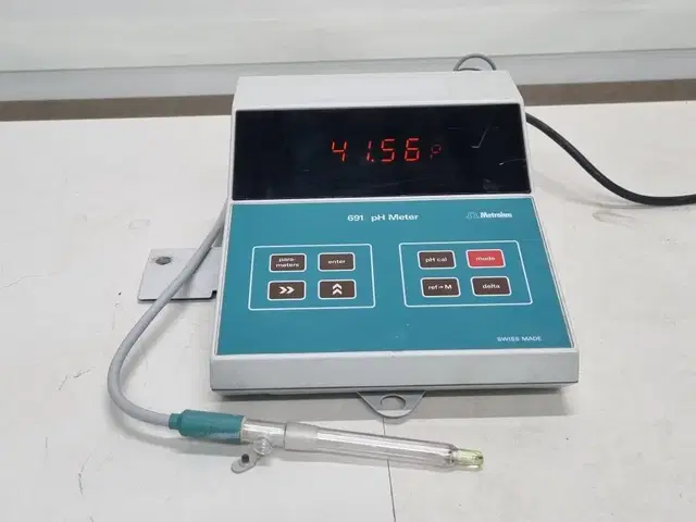 Metrohm 691 ph Meter 본체.