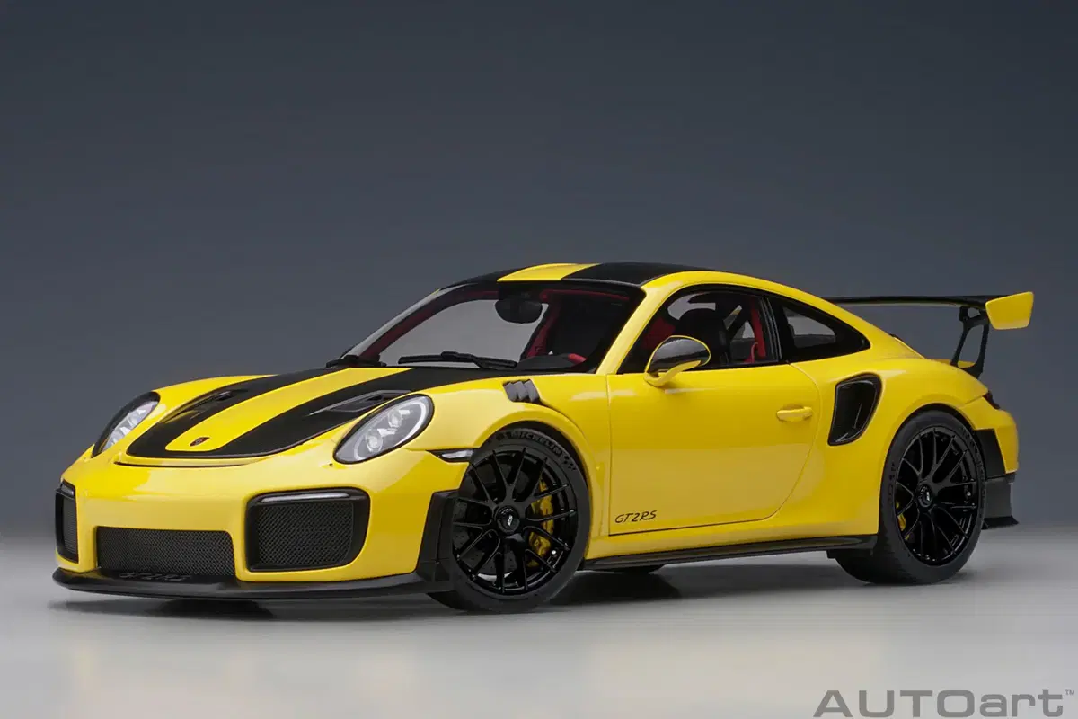 1:18 오토아트 포르쉐 911 GT2 RS