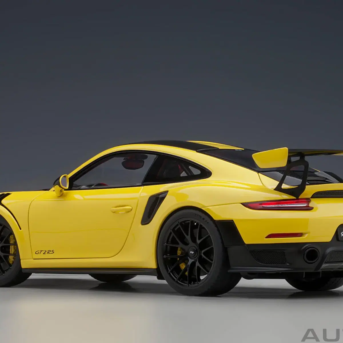 1:18 오토아트 포르쉐 911 GT2 RS