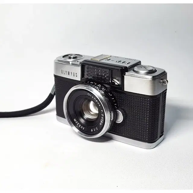 OLYMPUS PEN D. 하프 필름카메라.정상작동.