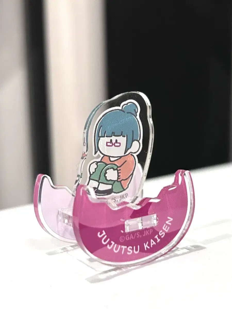 Zuu Spinning Xenin maki Yura Jirori acrylic Stand