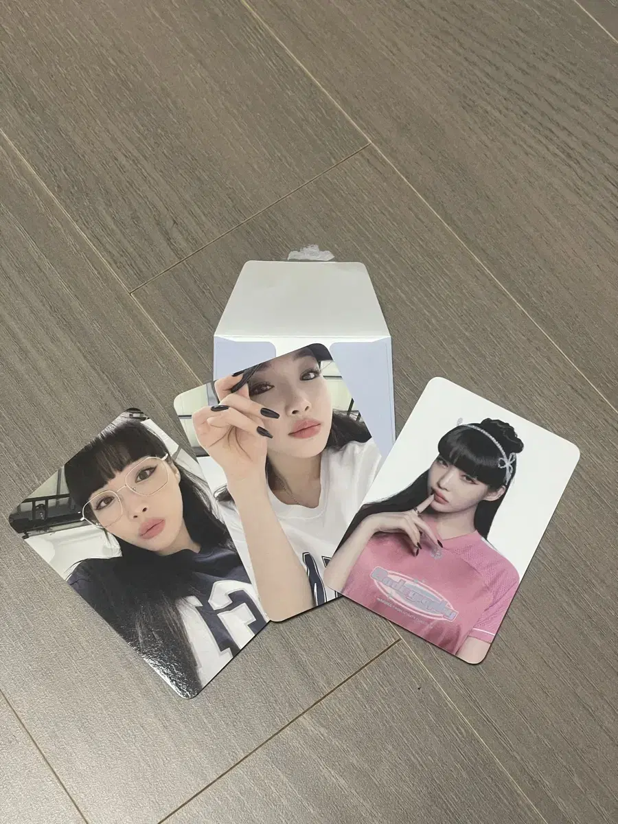 Codgraphy chung ha photocard+stickers