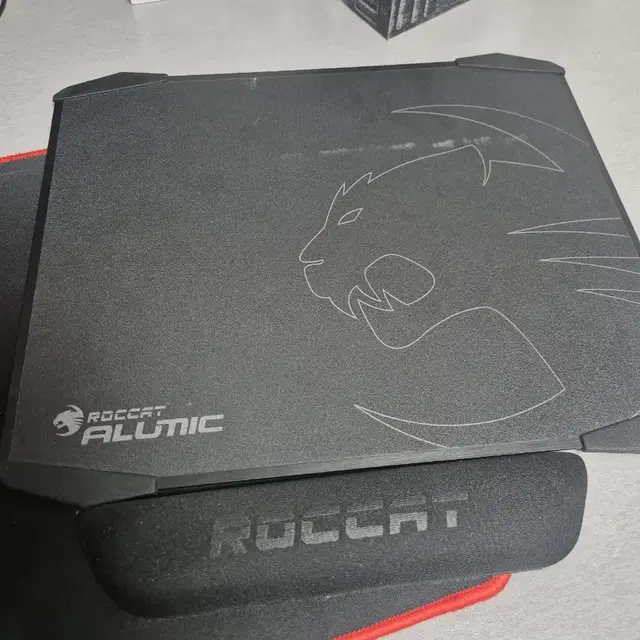 로켓 ROCCAT ALUMIC 알루믹 스피드 컨트롤 양면사용 마우스패드