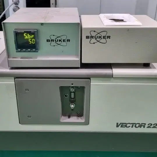 BRUKER Vector 22/N  분광계