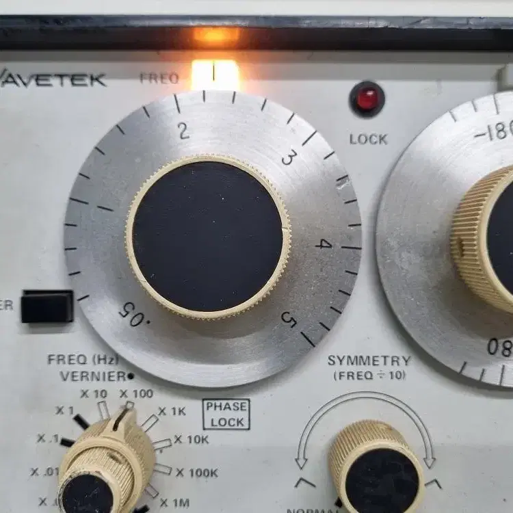 WAVETEK 5MHz Phaselock Generator 186