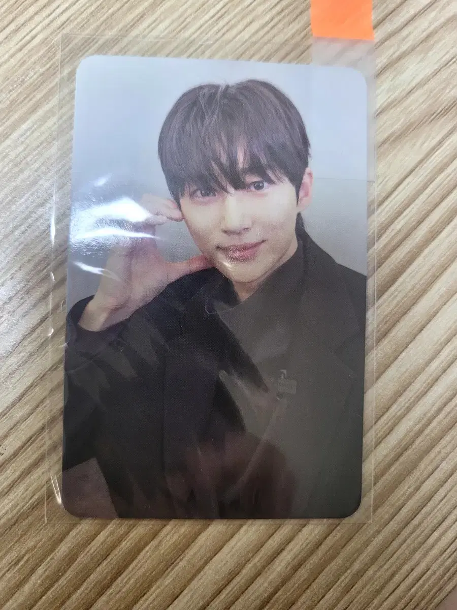 pre-existing upturned photo essay ar specific photocard