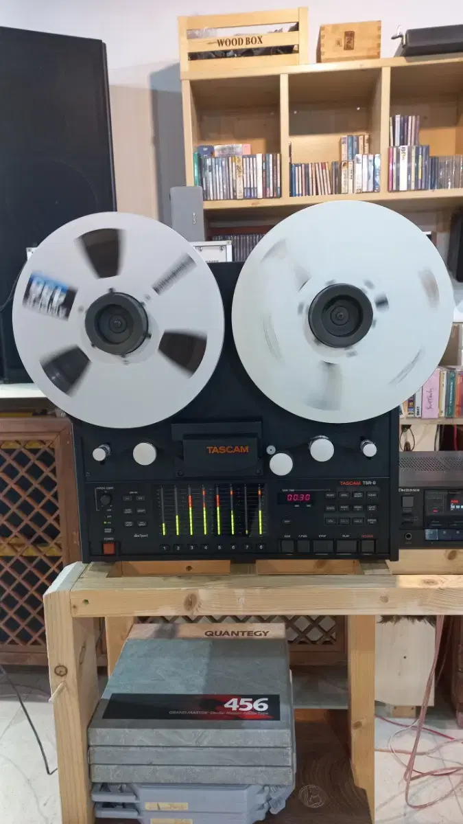 TASCAM TSR-8