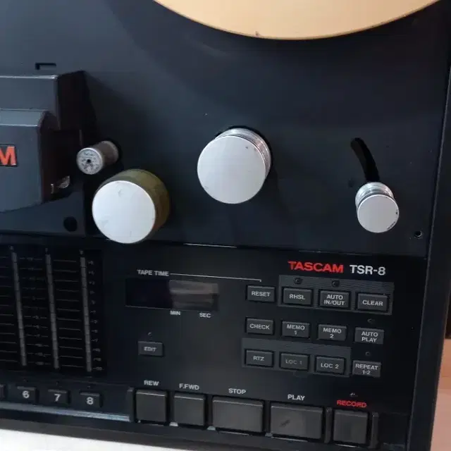 TASCAM TSR-8