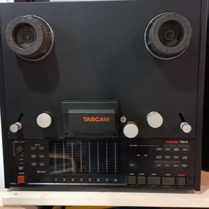 TASCAM TSR-8