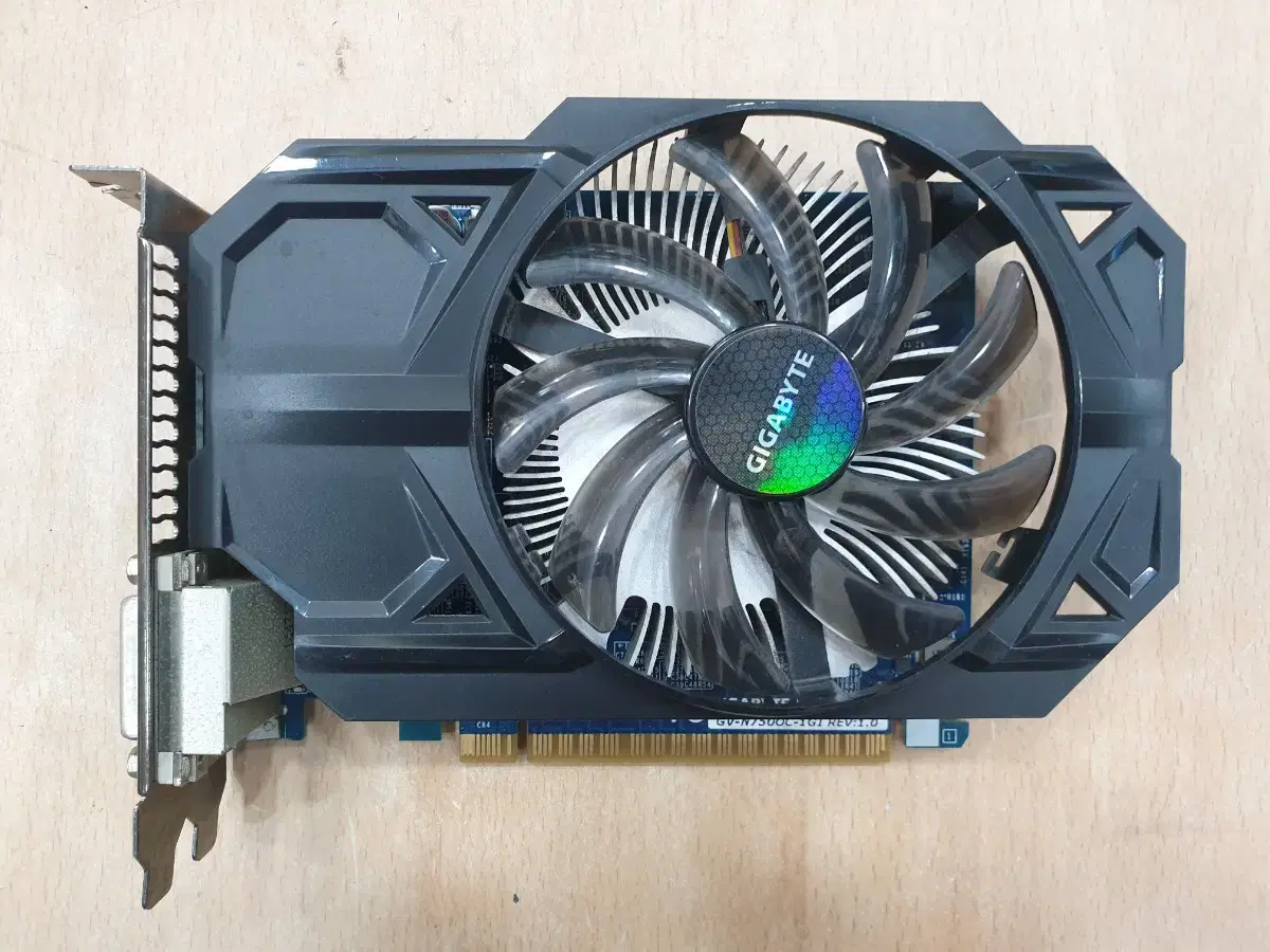 지포스 GTX 750 1G 그래픽카드