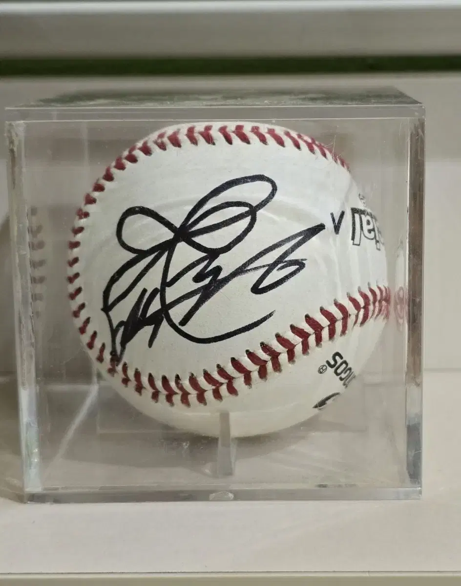 BTS bangtan v Taehyung sign Ball