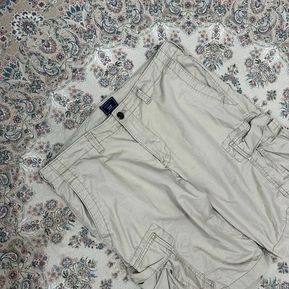 Gap Khakis Lived In Short