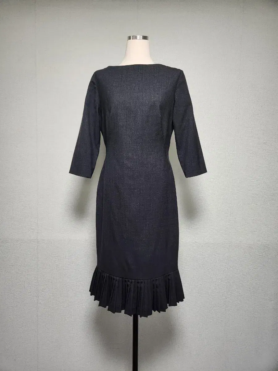 4/66 Finity Studio Hem Pleated Wool ONEPIECE