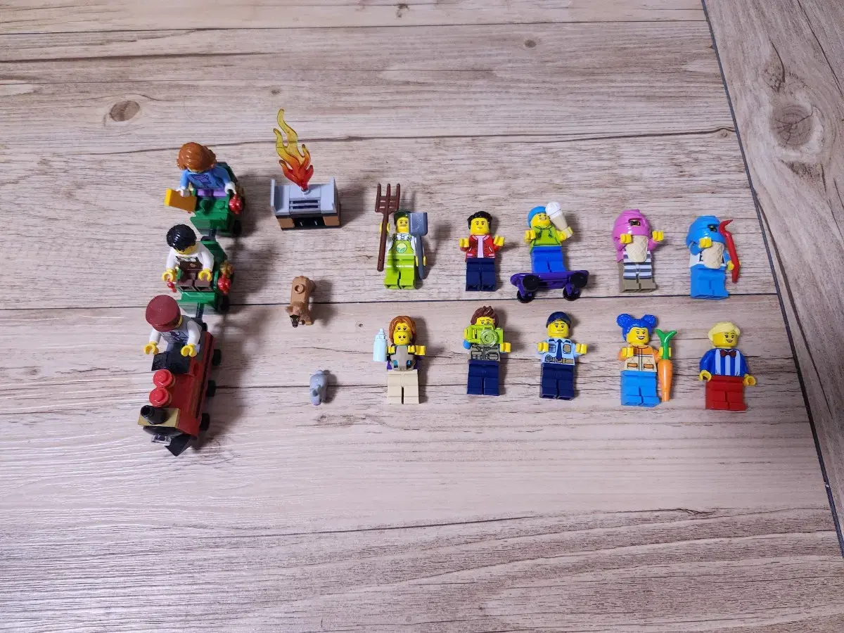 Sell LEGO minifigures and accessories