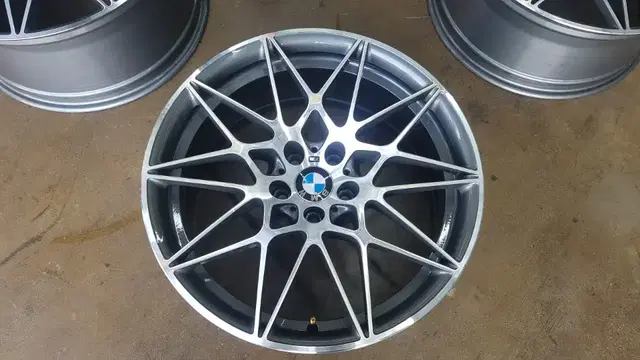 20인치 정품 bmw f바디 m3 m4 666m 순정프론트휠1짝리어휠1짝