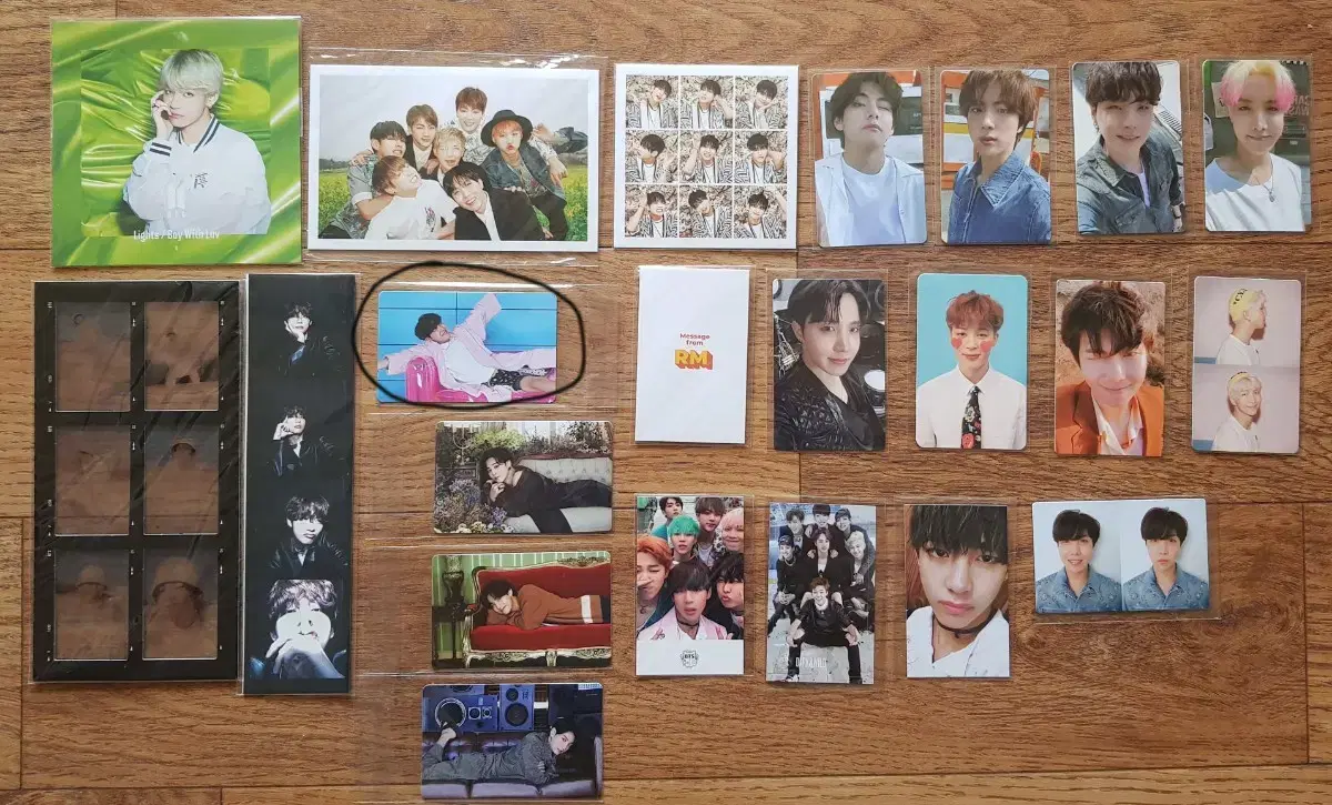 Sell in bulk (with commission) bts photocard dvd etc.