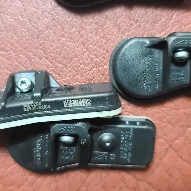 기아 올뉴카니발 TPMS 공기압센서만 한대분 4개 52933-B2100