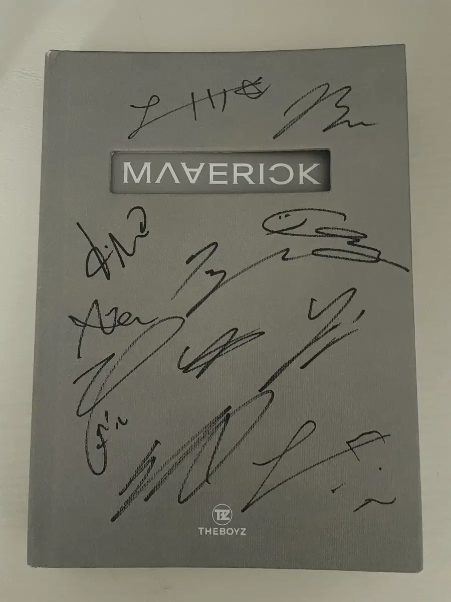 The Boyz Maverick Signed Album WTS