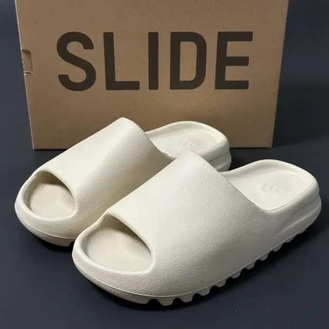 [말복 특가] Adidas Yeezy Slide Bone 2022/202