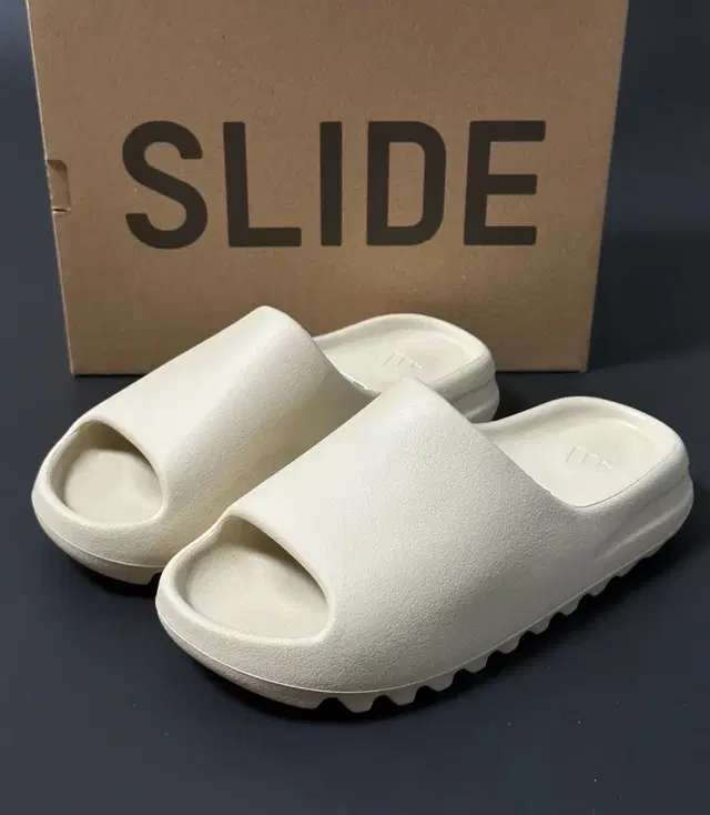 [말복 특가] Adidas Yeezy Slide Bone 2022/202