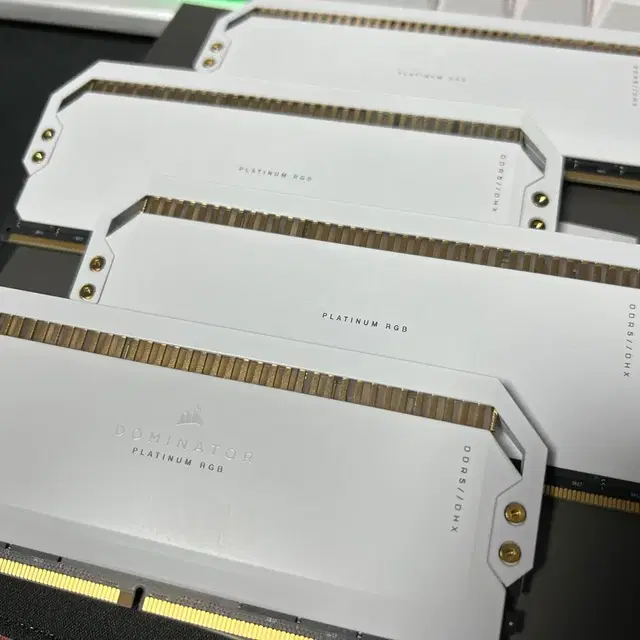 커세어 도미네이터 DDR5 (32gb x 4) 128gb 듀얼킷 x2