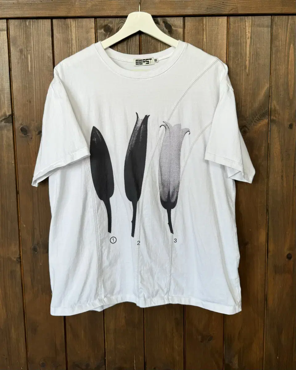 Earst Short Sleeve T-Shirt M