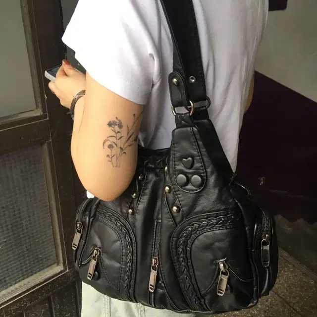 아워캐비넷 가방 old leather bag