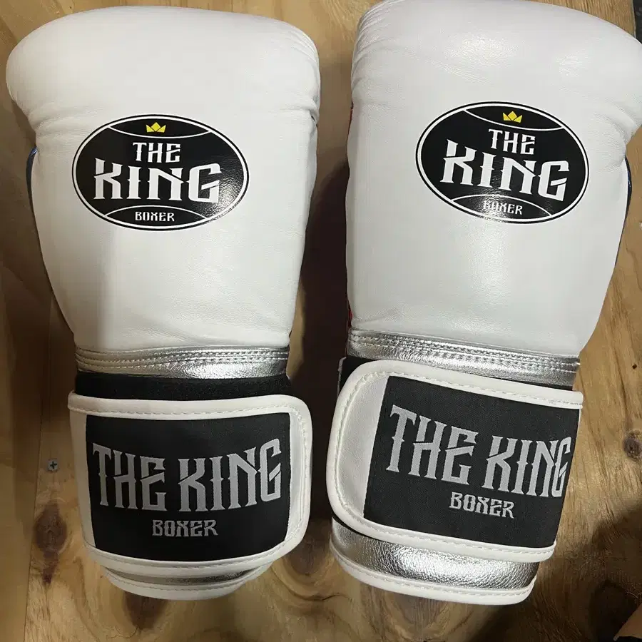 The King Boxer 프로 글러브