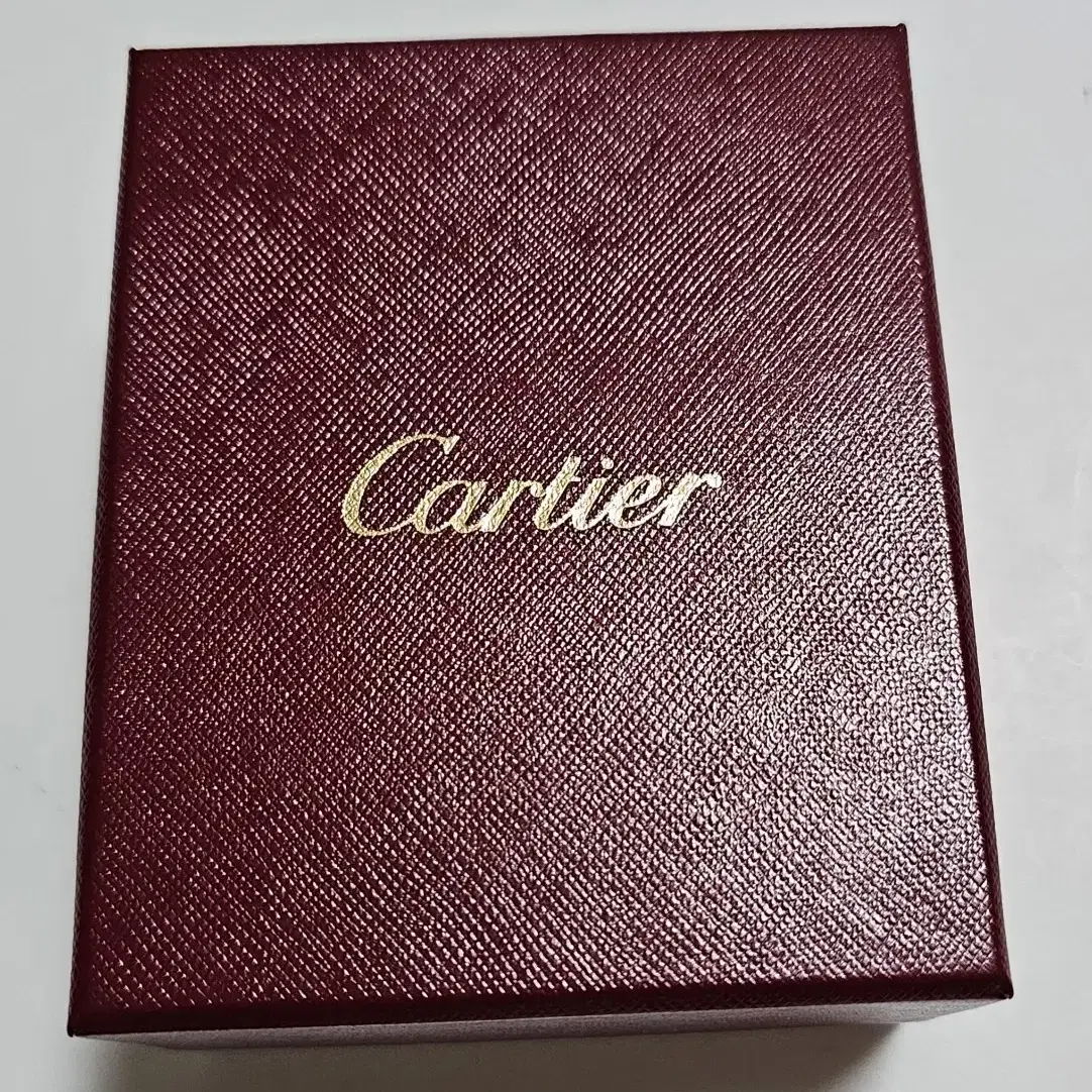 정품 까르띠에 Cartier 하드케이스