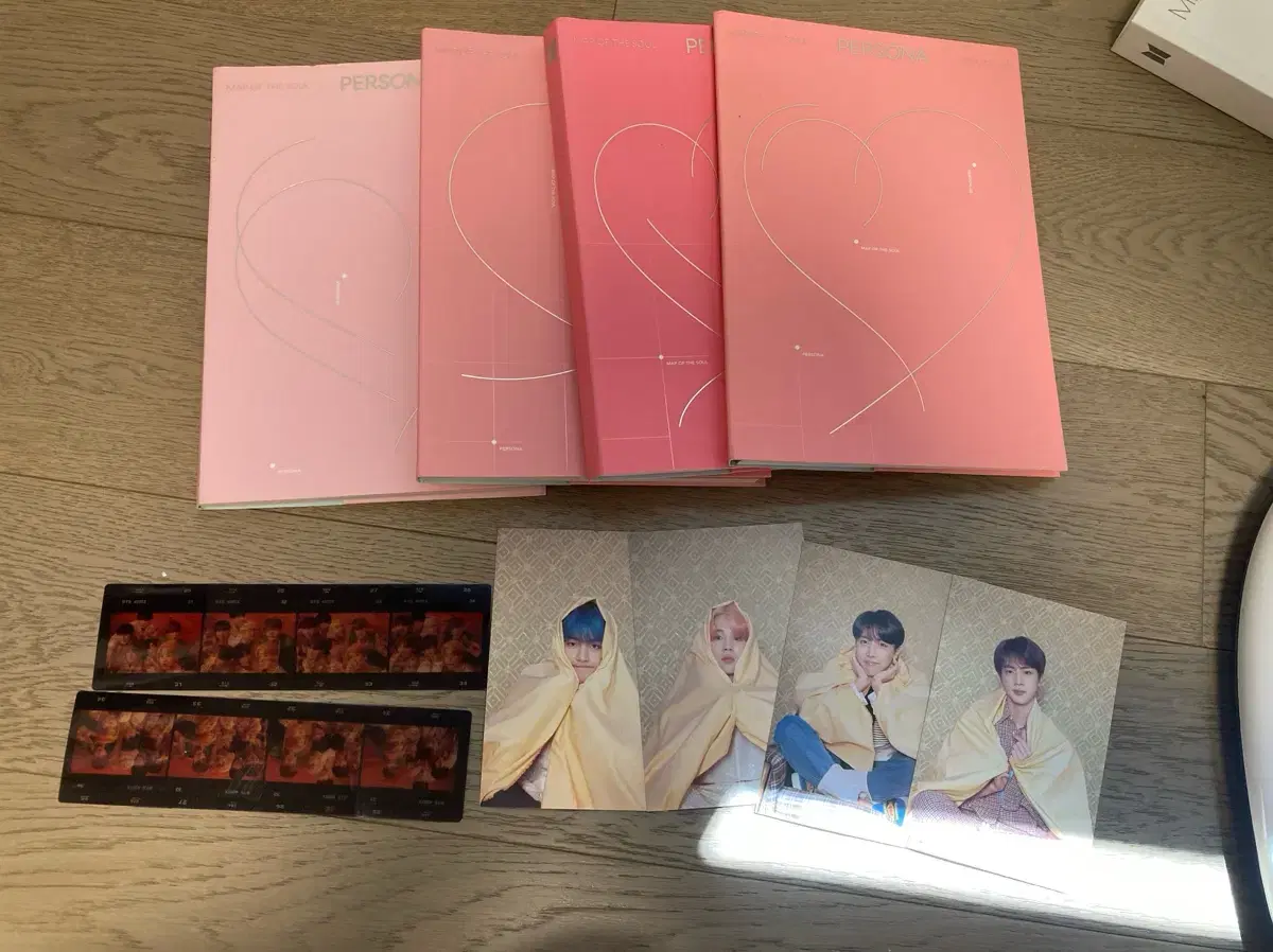 Persona (photocard J-HOPE,RM with photocard )