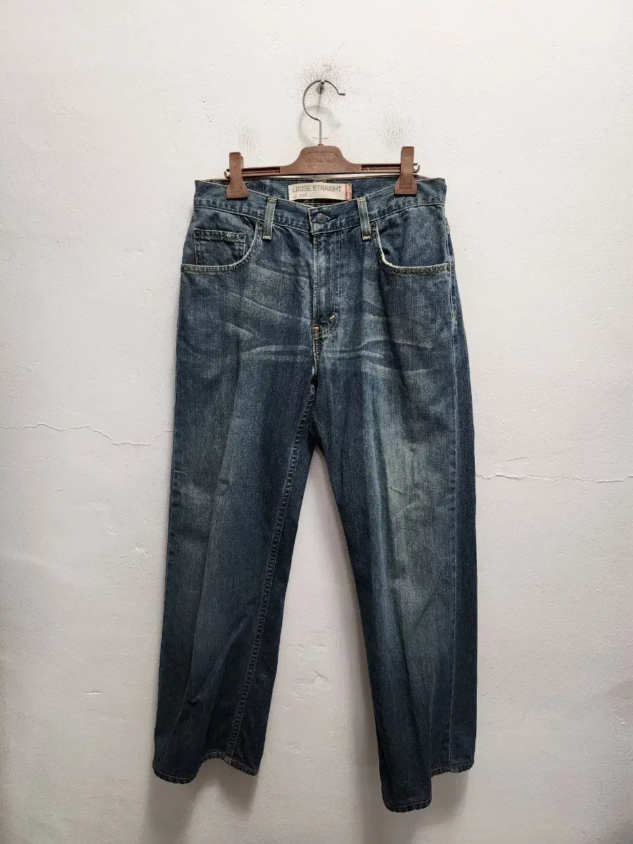 Levi's 569 Jeans