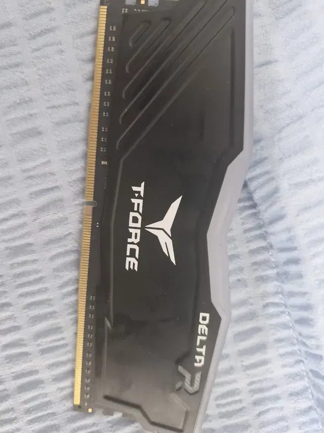 TEAMGROUP T-FORCE DDR 4- 3600 CL18 DELTA