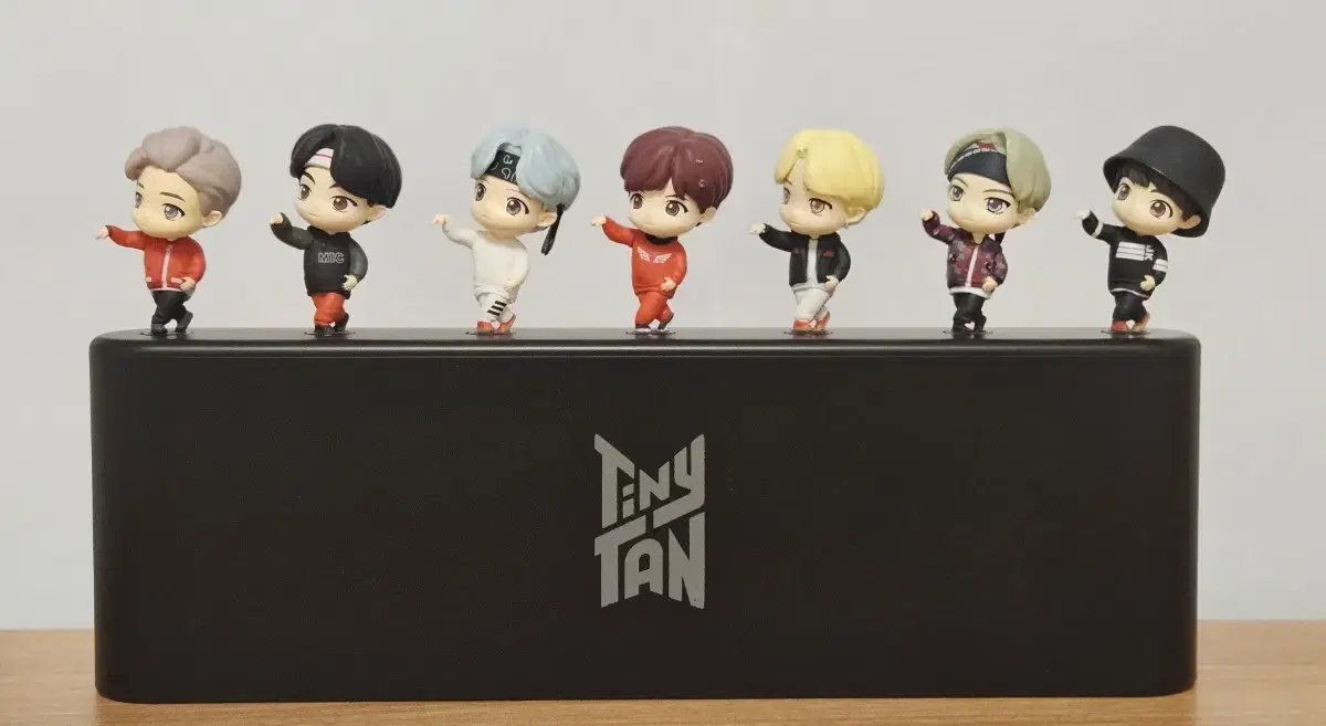 Bingtan Boys BTS Titan Figure Pen Set