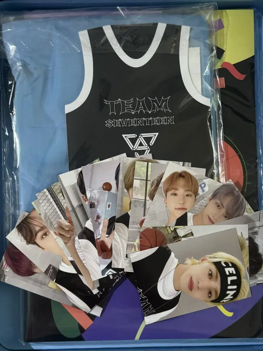 Seventeen Carat Membership kit basketballtin