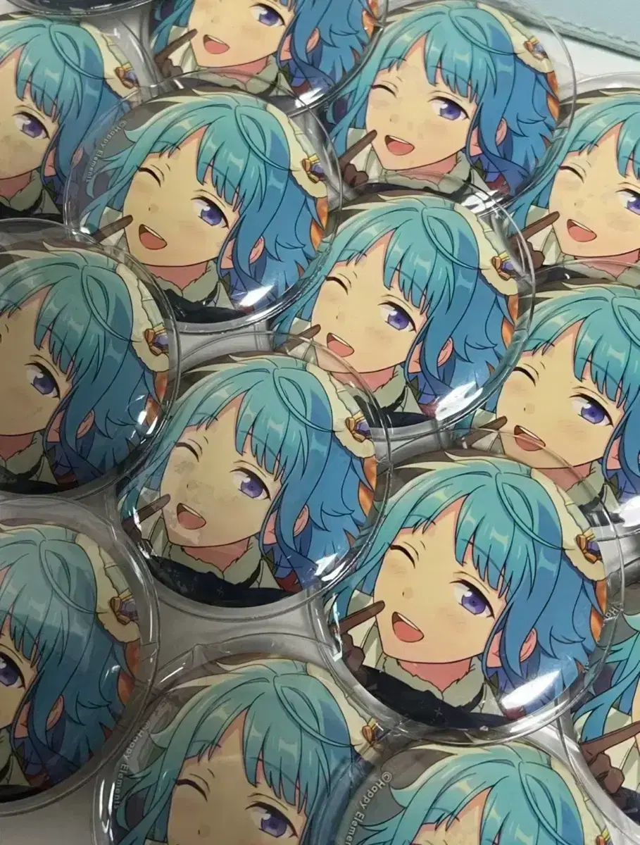 I'm selling a bulk of 24 Anstar Hajime Shinonon Blanco can badges!