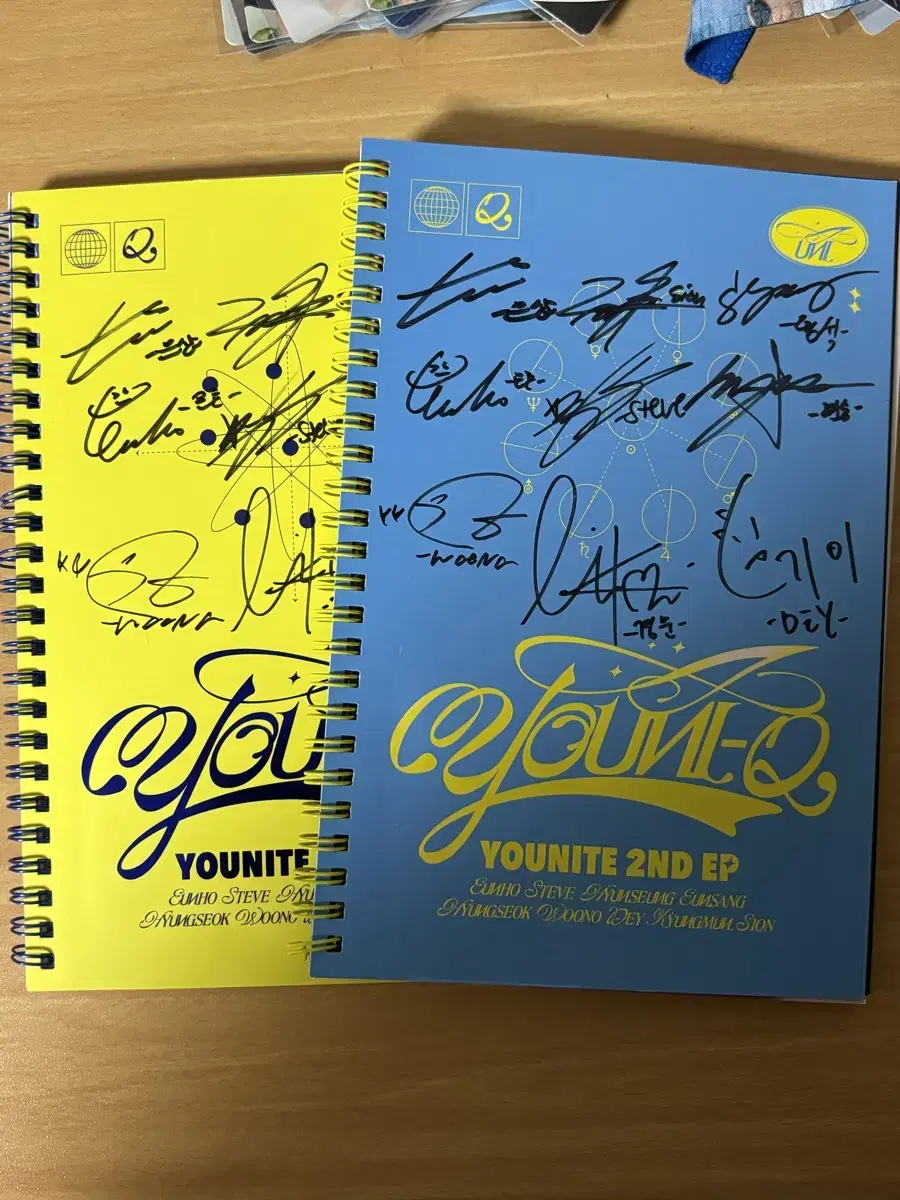 Younite sign album