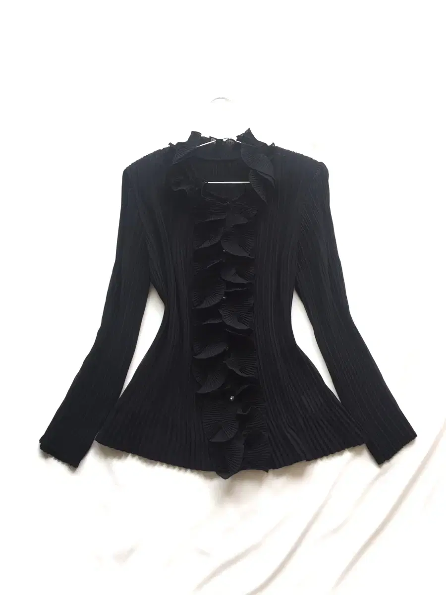 Gothic Pleats ruffle cardigan