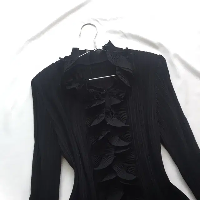 Gothic Pleats ruffle cardigan