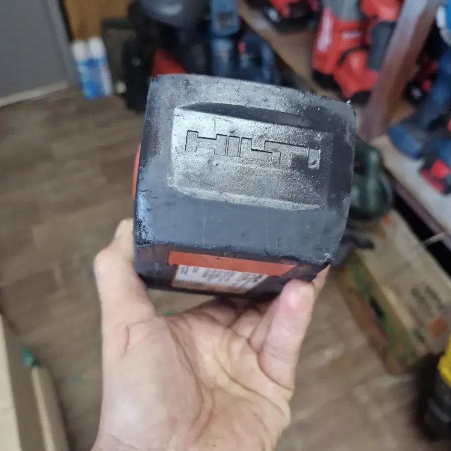 [HILTI]힐티배터리 B22 8.0AH 신형 개좋음.