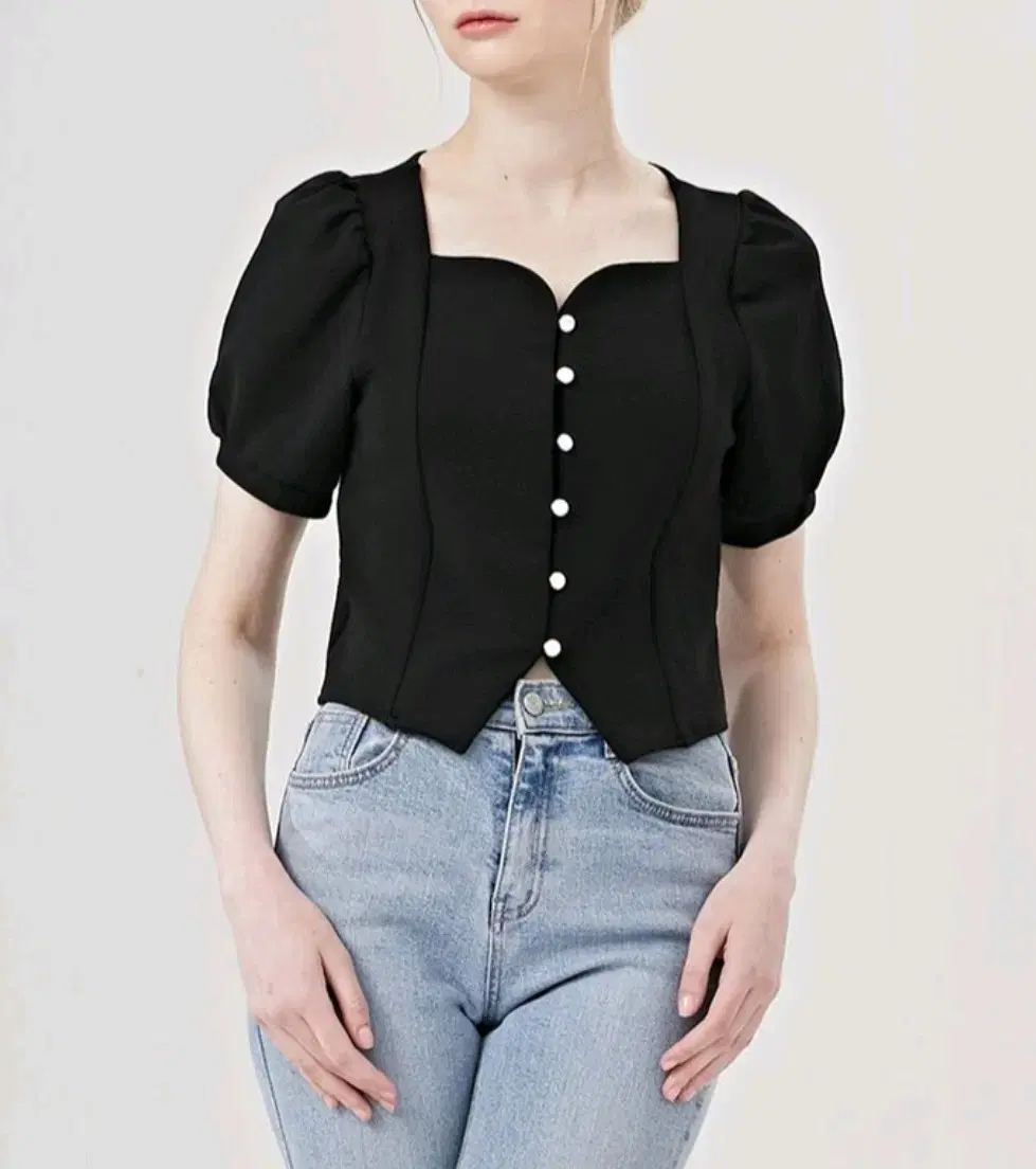 Neu gefälschte weißes Schwarzes Schwarzes Vahn Vahn Puff-Cropped Blouse mit pearl buttons