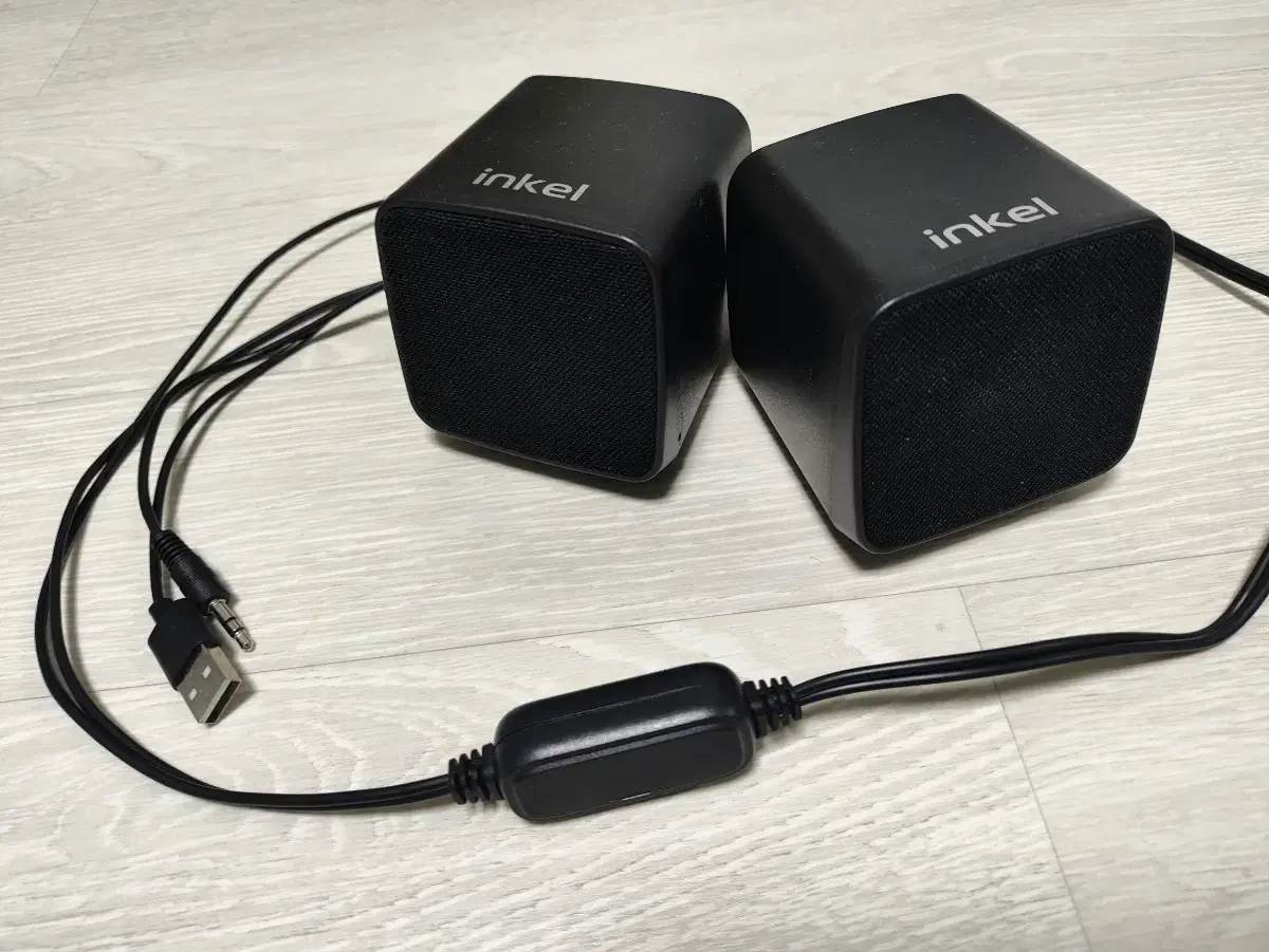 In-Cell USB Speaker