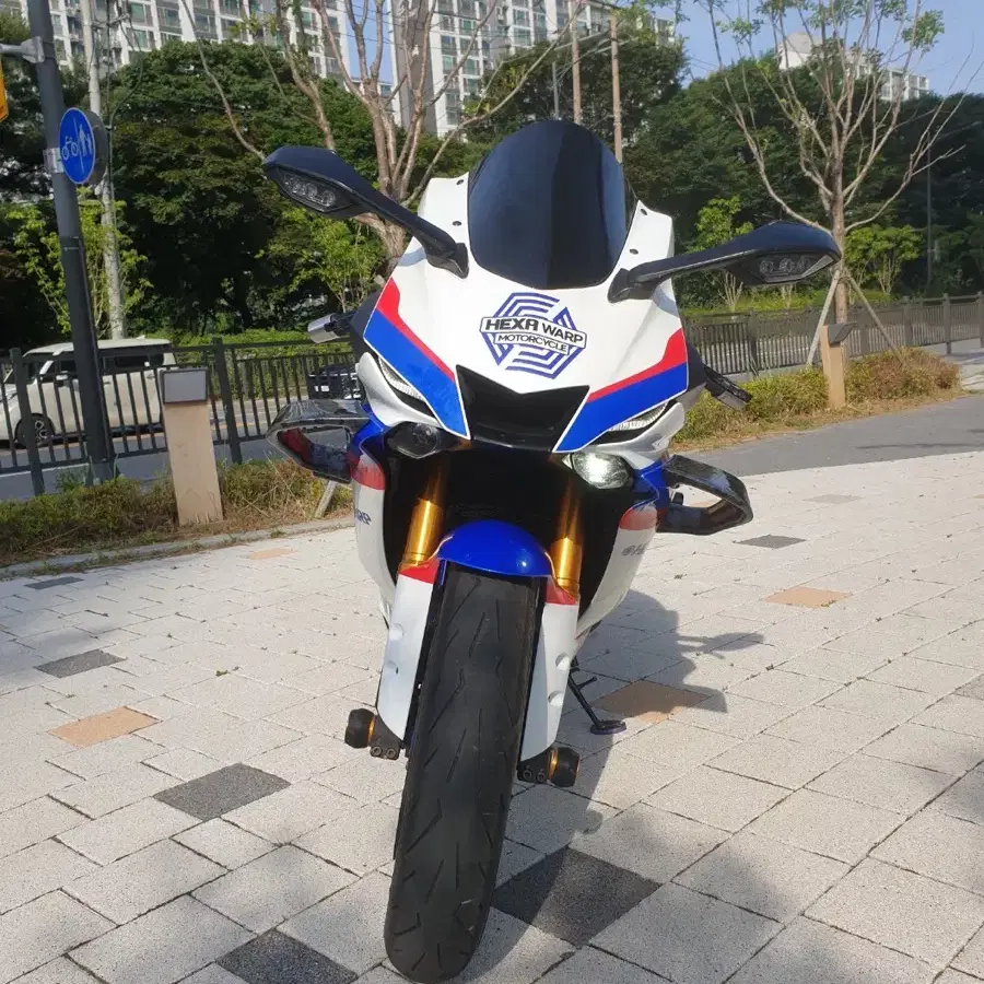 YAMAHA YZA R6