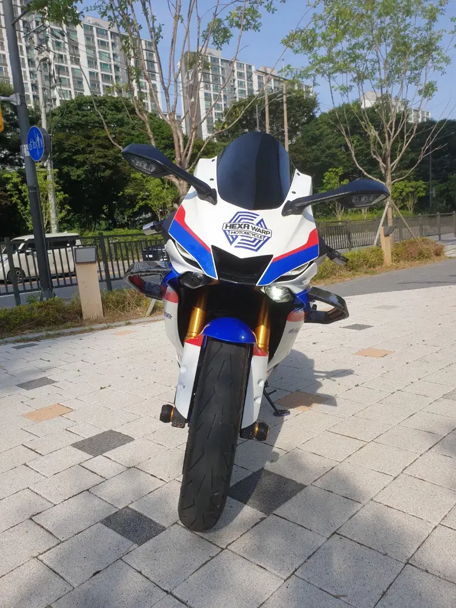 YAMAHA YZA R6