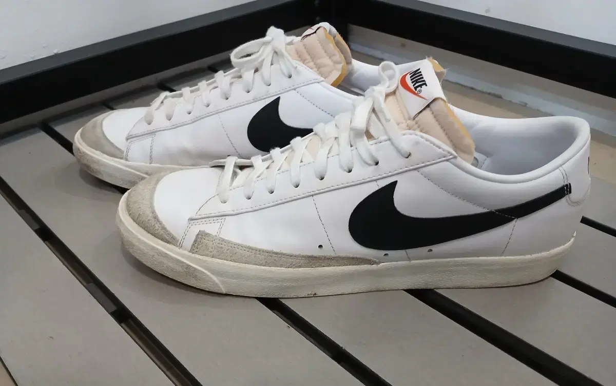 Nike Blazer Low 77. 330