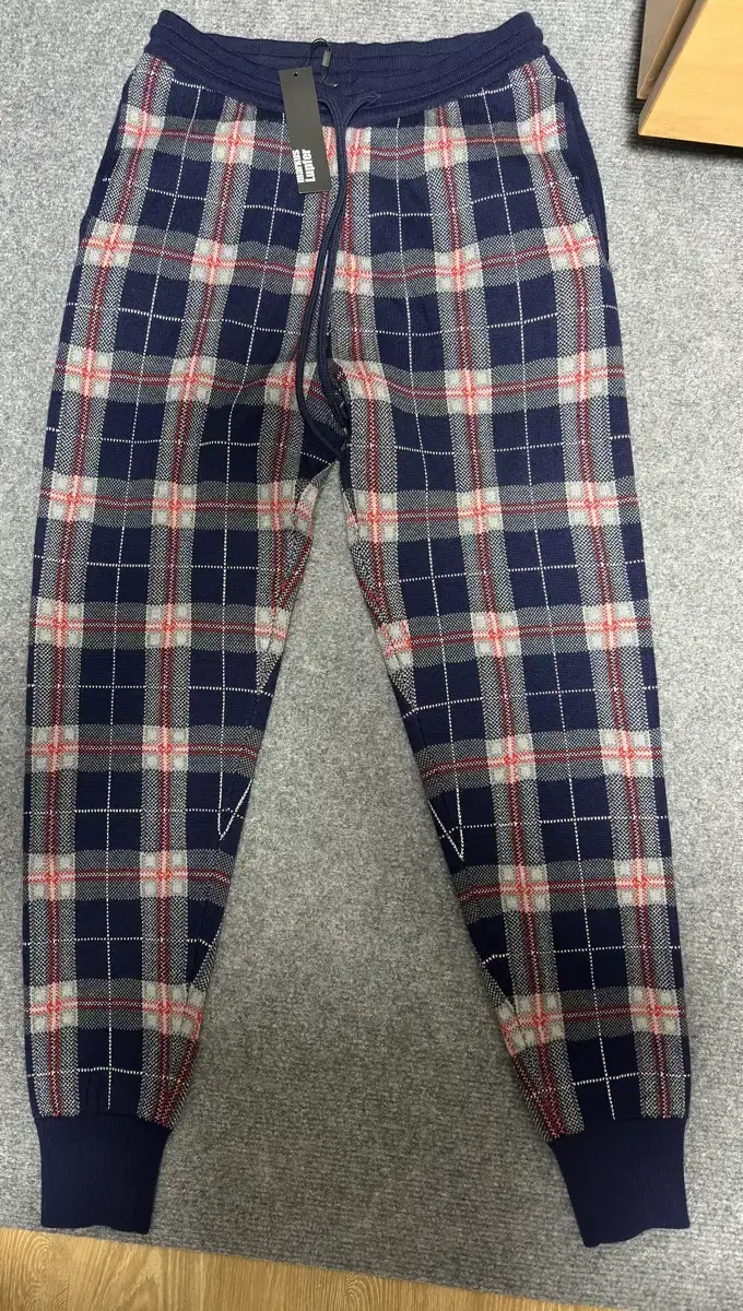 마커스 루퍼 Tartan Joggers M사이즈 / 새상품