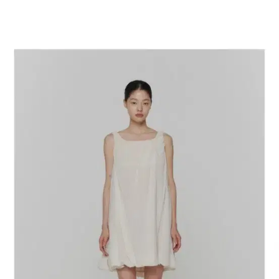 아모멘토 SHEER VOLUME MINI DRESS (택달린 새상품)