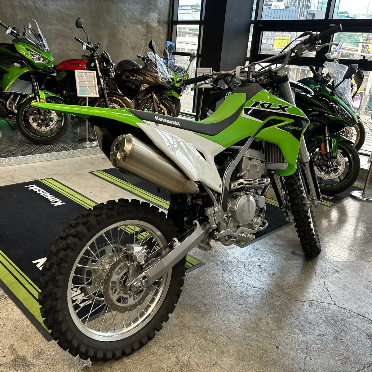 23년식 가와사키 KLX300 신차 판매