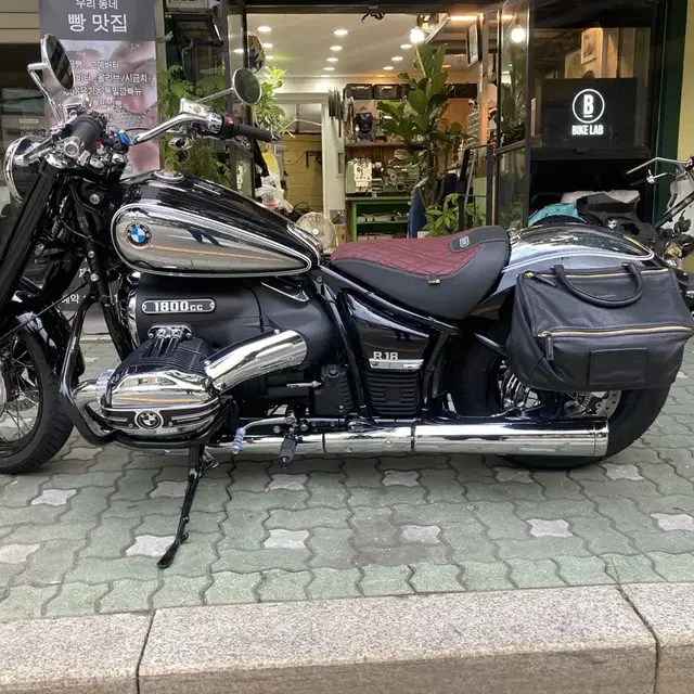 BMW R18 사이드 가방 거치대 (커스텀 제작)